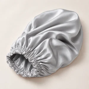 Bonnet de Nuit en Soie de Mûrier Bleu Ciel 22 Momme